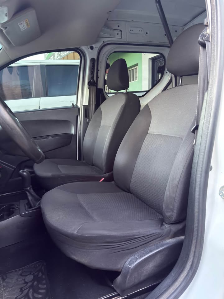 Vendo Permuto Renault Kangoo Furgon Año 2018 Impecable 1.6 Nafta Cadenera 140.000 km